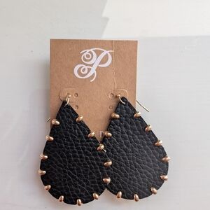 Plunder- Elegant Black and Gold Teardrop Earrings